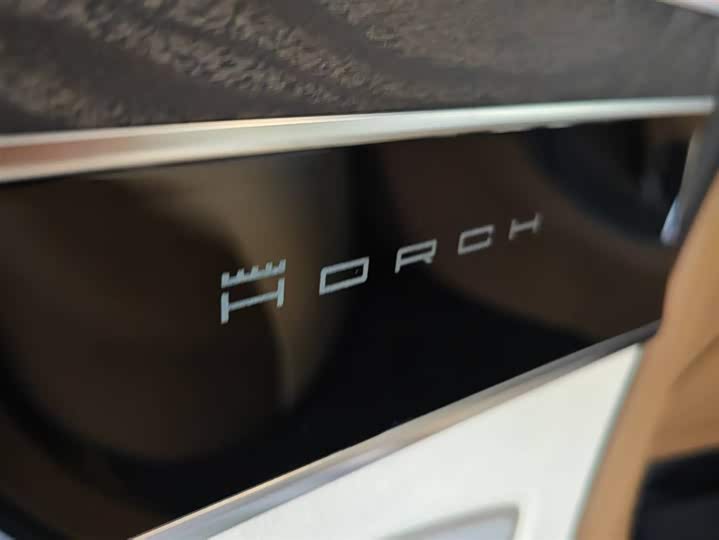 Фото 7 - Audi A8