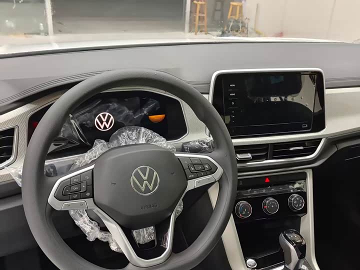 Фото 7 - Volkswagen T-Roc