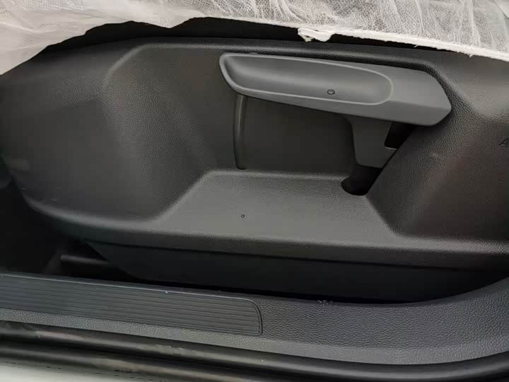 Фото 8 - Volkswagen T-Roc