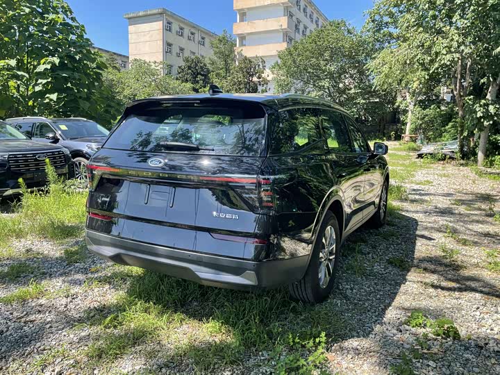 Фото 10 - Ford Edge