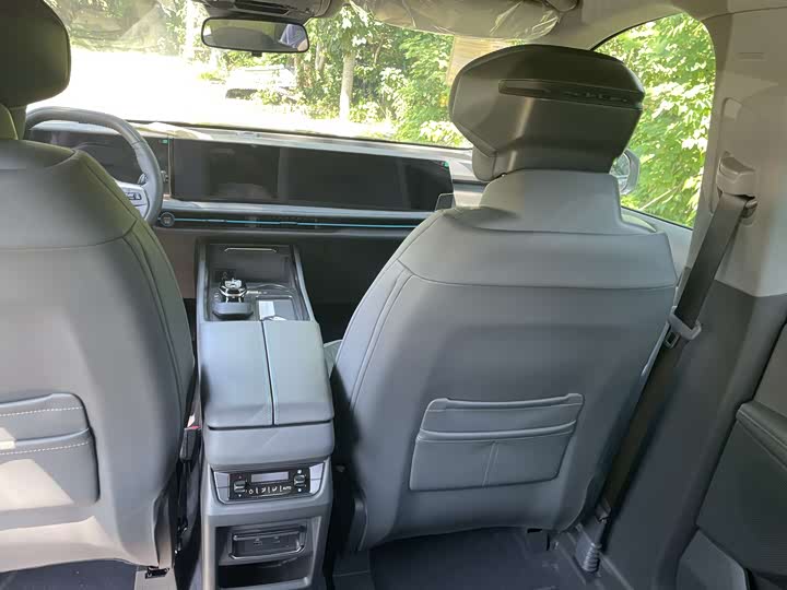 Фото 11 - Ford Edge