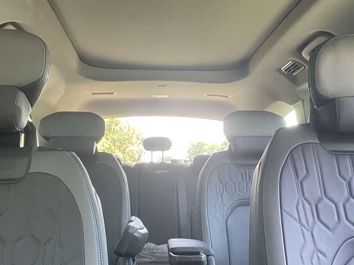 Фото 9 - Ford Edge