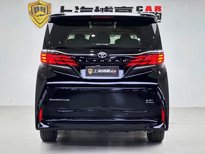 Фото 3 - Toyota Alphard