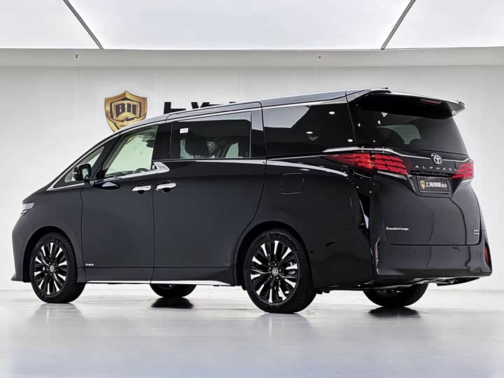 Фото 7 - Toyota Alphard