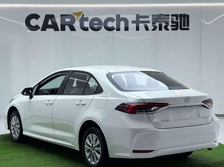 Фото 3 - Toyota Corolla