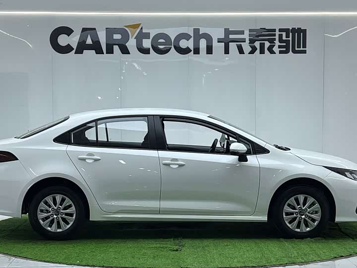 Фото 4 - Toyota Corolla