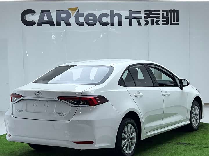 Фото 5 - Toyota Corolla