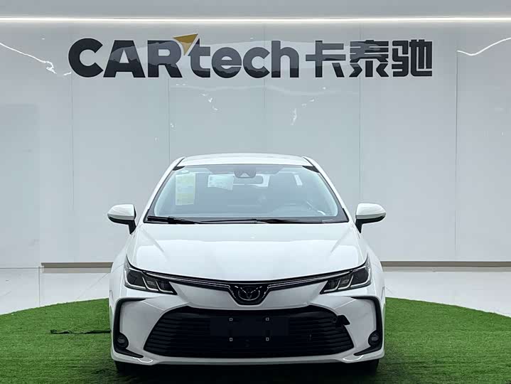 Фото 8 - Toyota Corolla