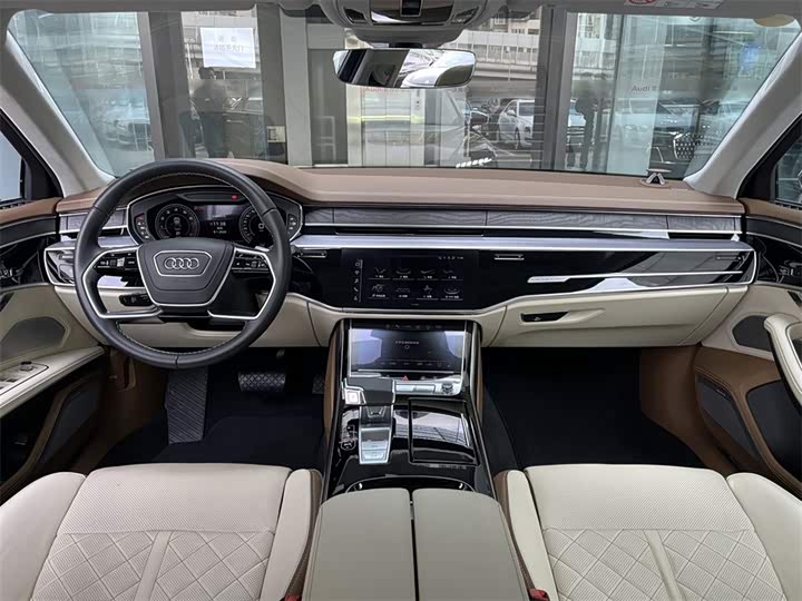 Фото 6 - Audi A8