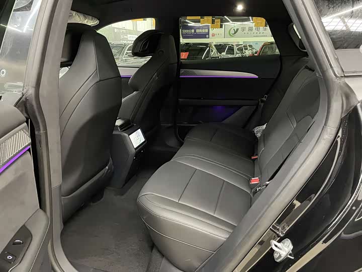 Фото 7 - Geely Jiyue 01