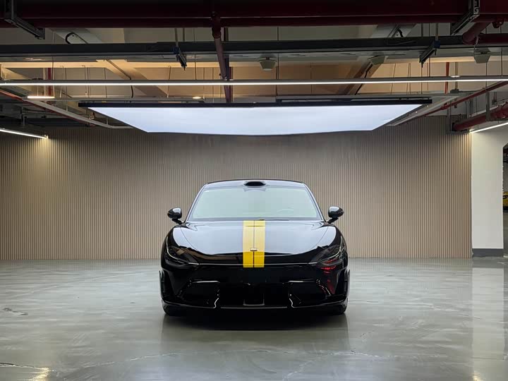 Фото 2 - Xiaomi SU7 Ultra