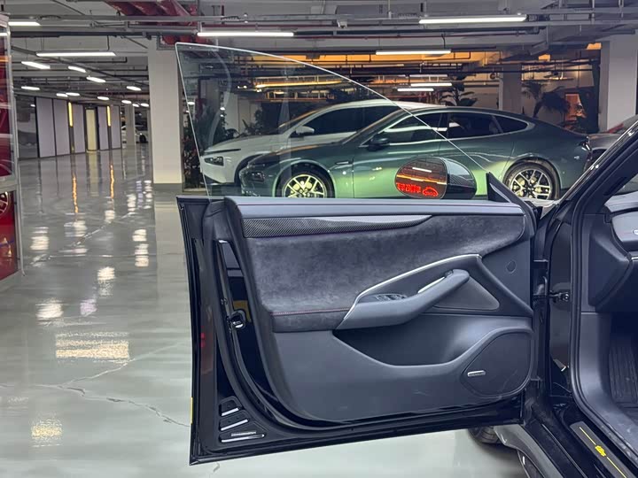 Фото 4 - Xiaomi SU7 Ultra