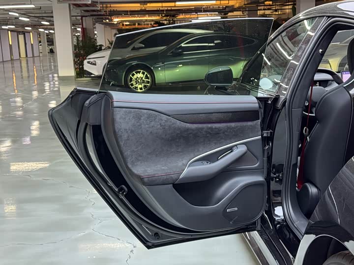 Фото 7 - Xiaomi SU7 Ultra