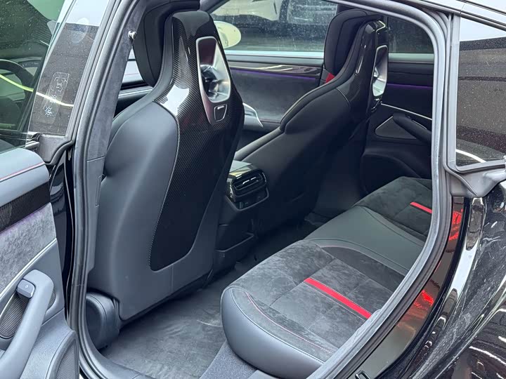 Фото 8 - Xiaomi SU7 Ultra