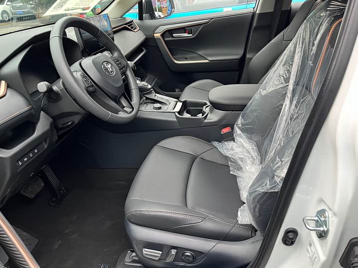 Фото 5 - Toyota Wildlander