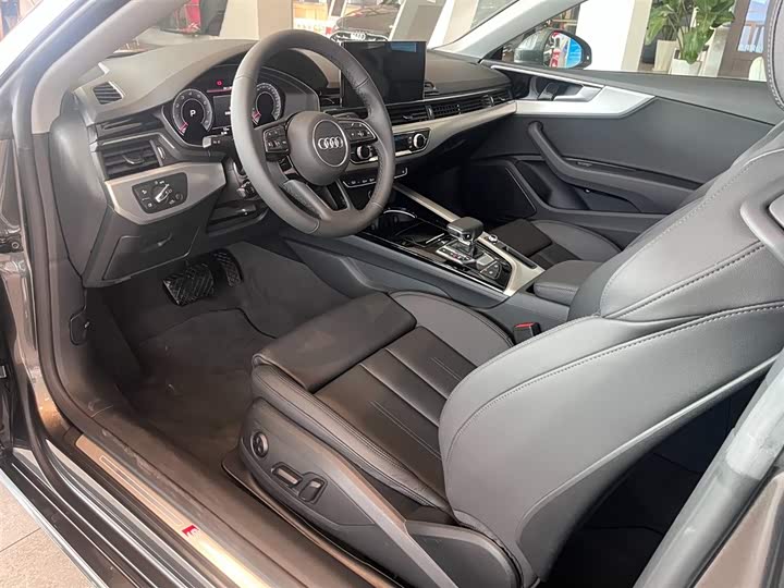 Фото 5 - Audi A5