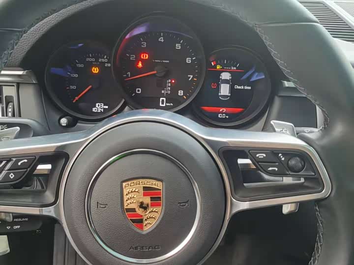 Фото 8 - Porsche Macan