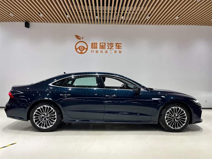 Фото 3 - Audi A7L