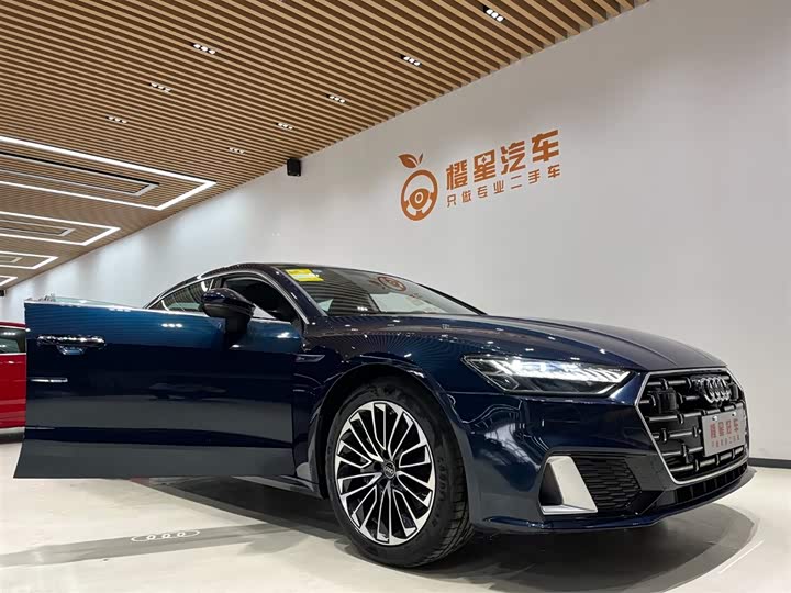 Фото 6 - Audi A7L