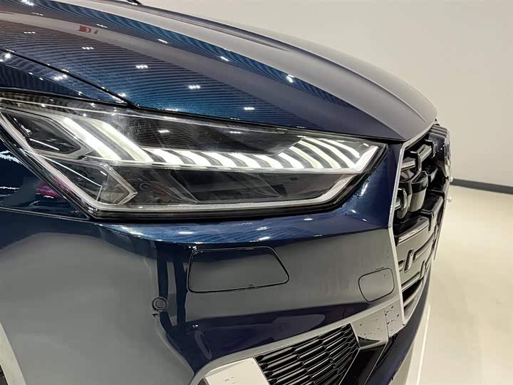 Фото 7 - Audi A7L