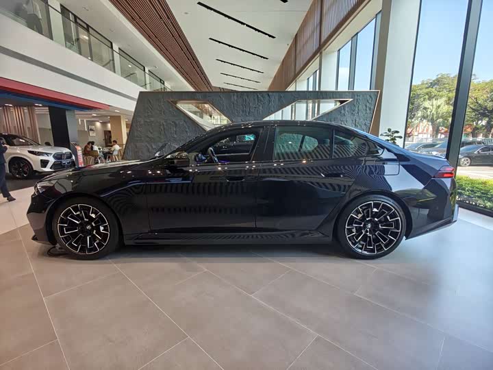 Фото 15 - BMW M5 Hybrid