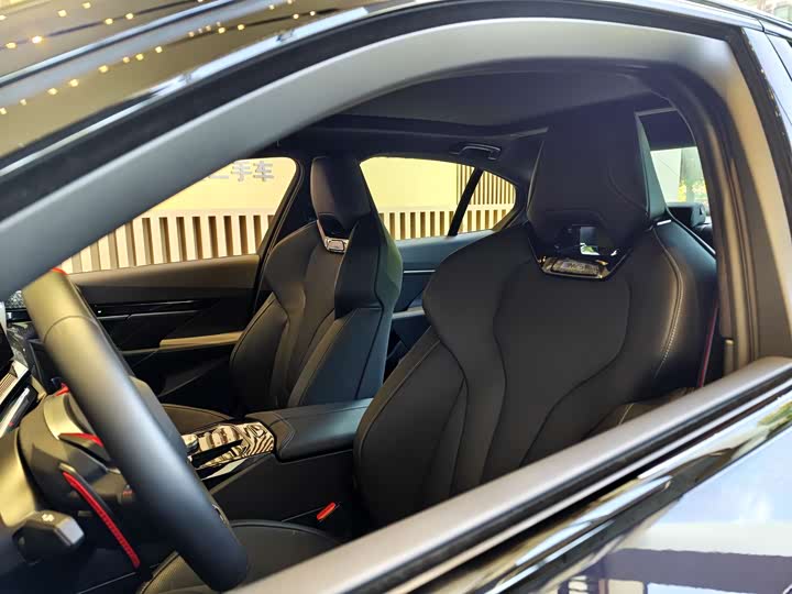 Фото 8 - BMW M5 Hybrid