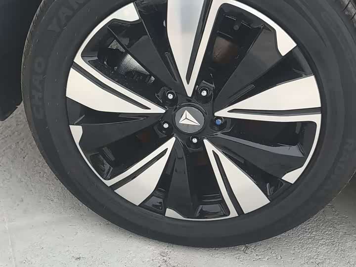 Фото 10 - Changan Deepal SL03