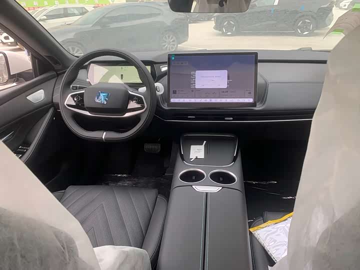 Фото 12 - Changan Deepal SL03