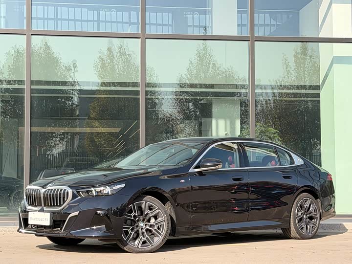 Фото 1 - BMW 5 Series