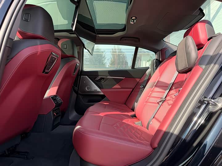 Фото 14 - BMW 5 Series