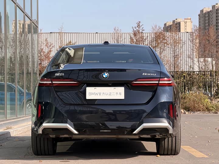 Фото 20 - BMW 5 Series