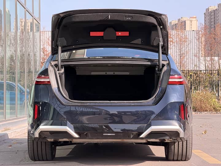 Фото 25 - BMW 5 Series