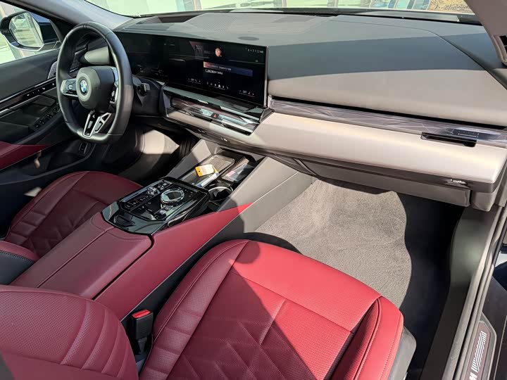 Фото 27 - BMW 5 Series