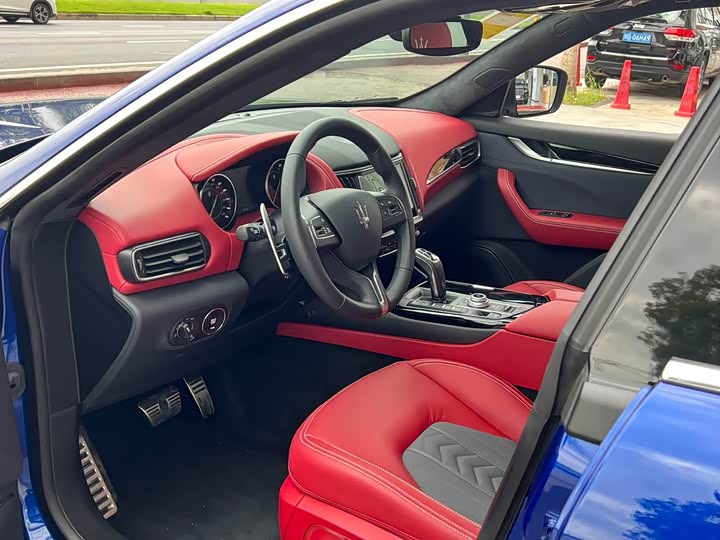 Фото 4 - Maserati Levante