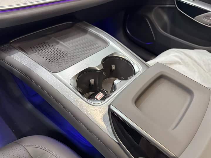 Фото 7 - Hongqi EHS7 (Tiangong 08)