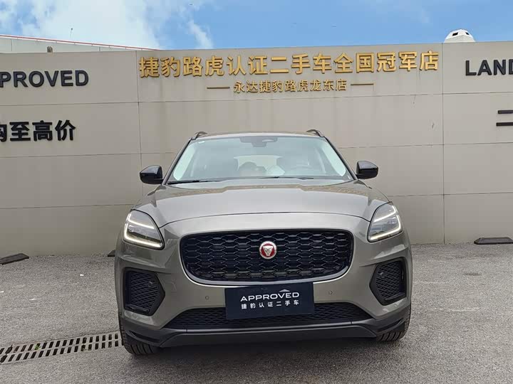 Фото 2 - Jaguar E-Pace