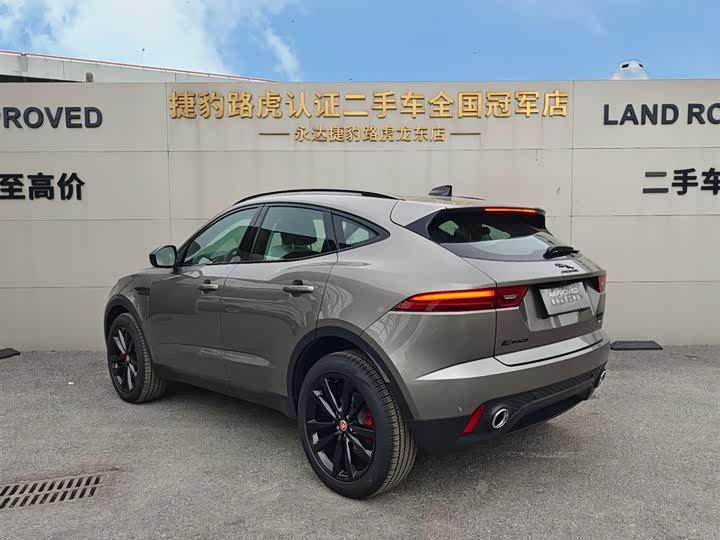 Фото 4 - Jaguar E-Pace