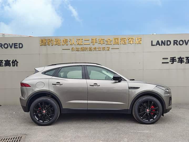 Фото 9 - Jaguar E-Pace