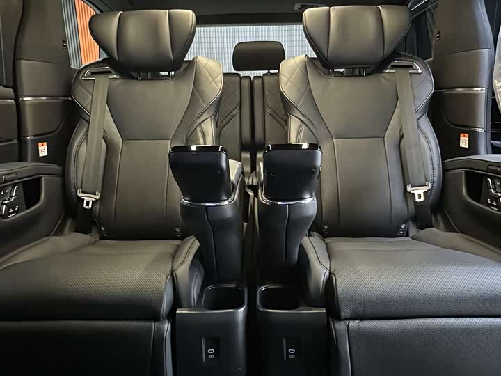 Фото 10 - Toyota Alphard