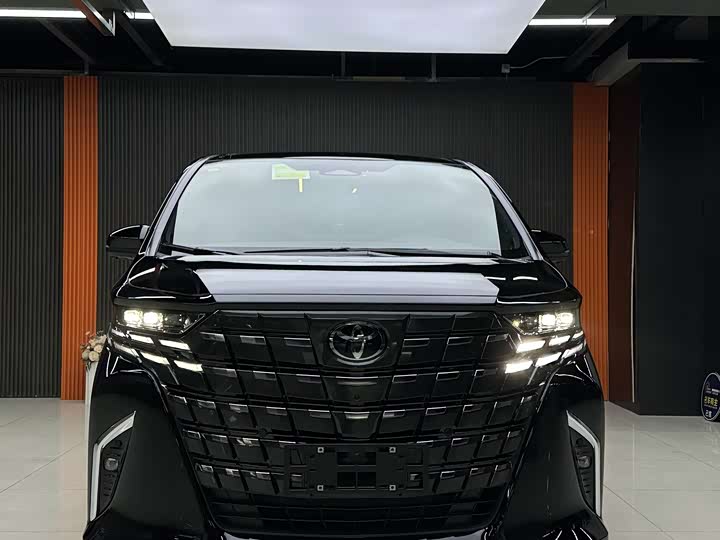 Фото 2 - Toyota Alphard