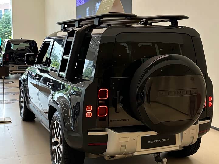 Фото 6 - Land Rover Defender