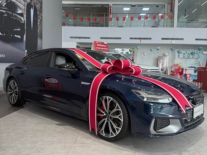 Фото 2 - Audi A7L