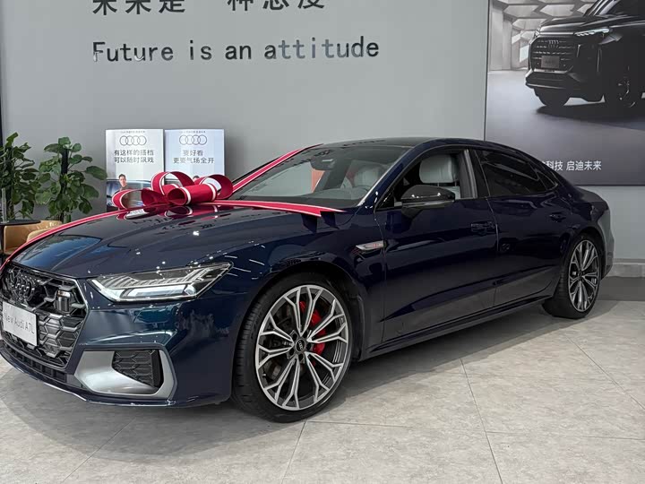 Фото 3 - Audi A7L