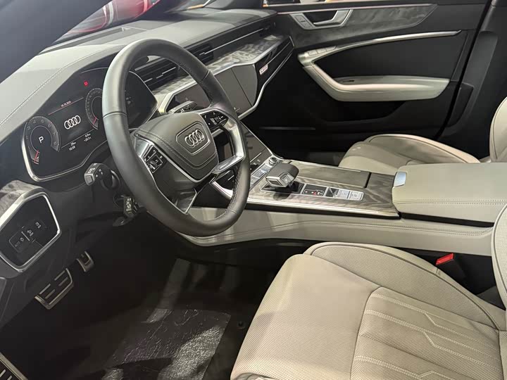 Фото 7 - Audi A7L