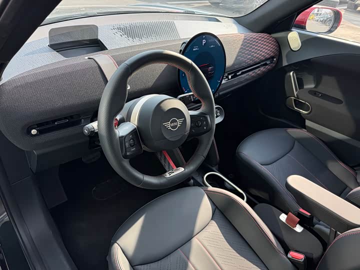 Фото 3 - Mini Aceman JCW