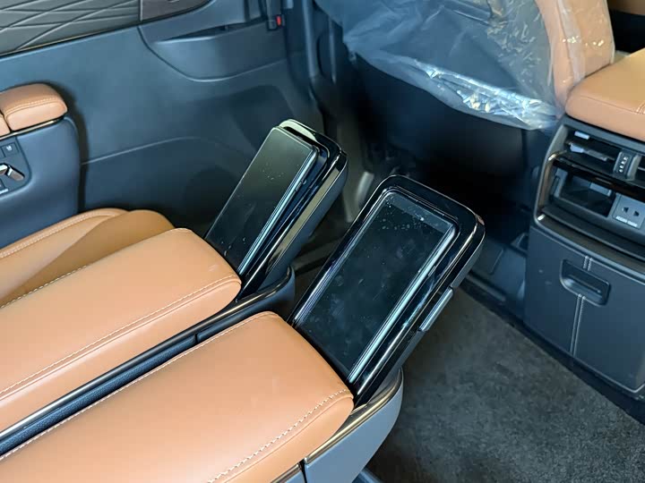 Фото 12 - Toyota Vellfire