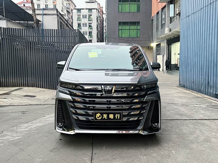 Фото 2 - Toyota Vellfire