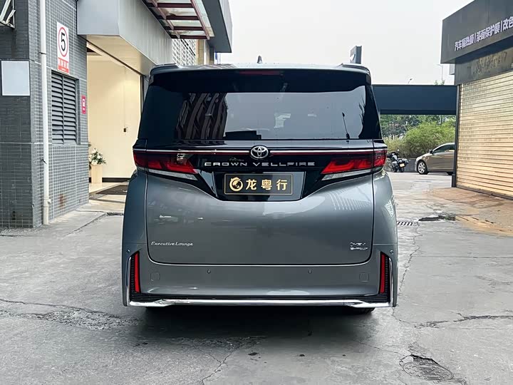 Фото 4 - Toyota Vellfire