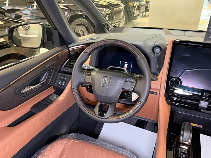 Фото 8 - Toyota Vellfire