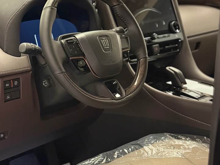 Photo 3 - Toyota Vellfire